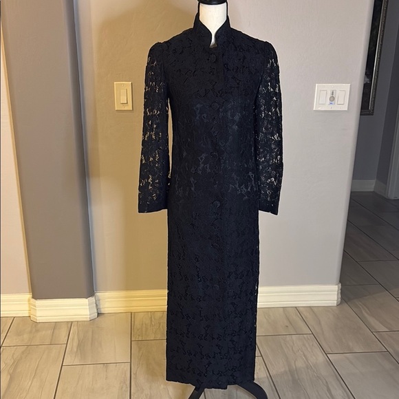 Dresses & Skirts - Vintage Women's Elegant Black Lace Long Sleeve Long Jacket Size 00 Petite